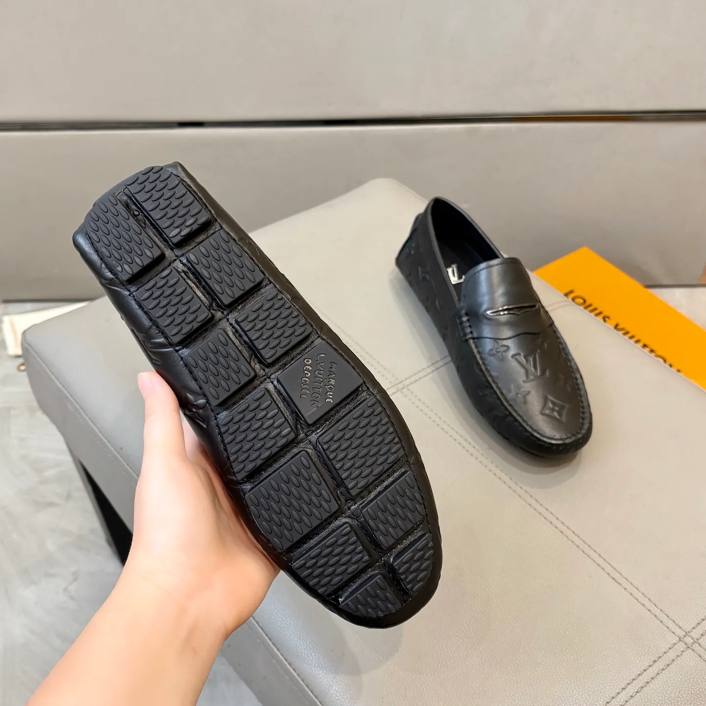 Factory price: 460💰LV men's beanie shoes 2025 official website synchronized <market top version> imported first layer litchi pattern/embossed ➕ black cowhide original packaging. Size 38-45